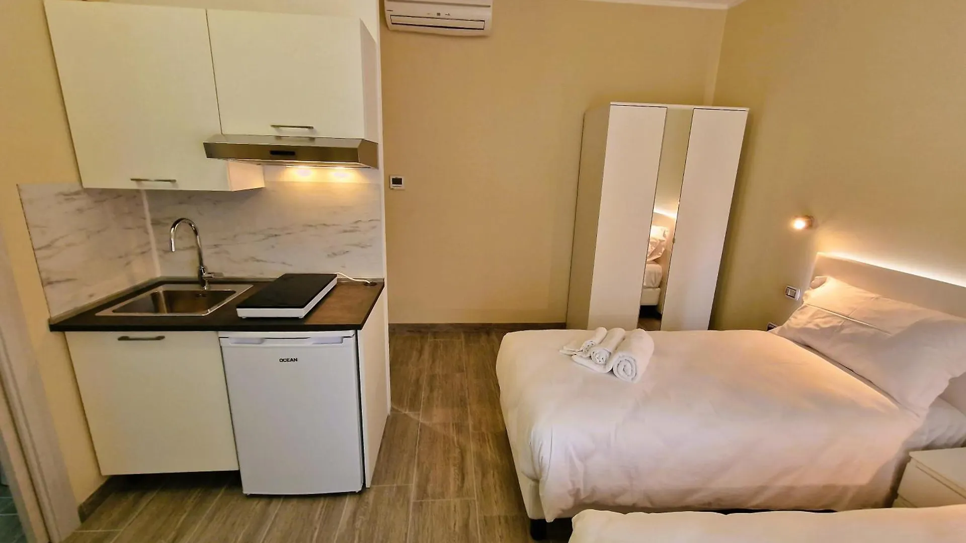 La Corte Del Maggiore Parma Aparthotel